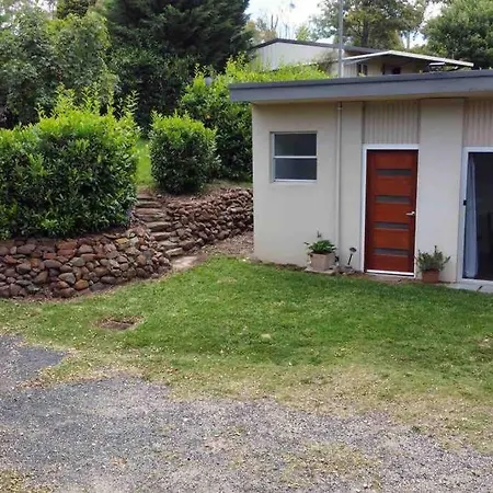 Garden-Nestled Granny Flat Between Winery And Town Armidale Exterior photo