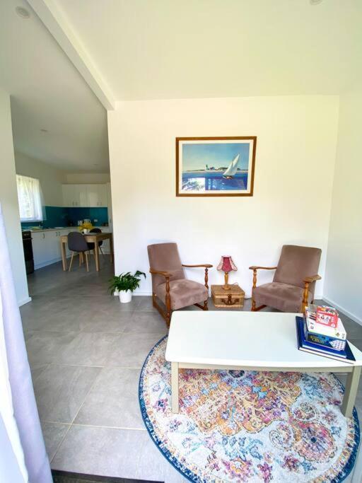 Garden-nestled Granny Flat Between Winery And Town * Armidale