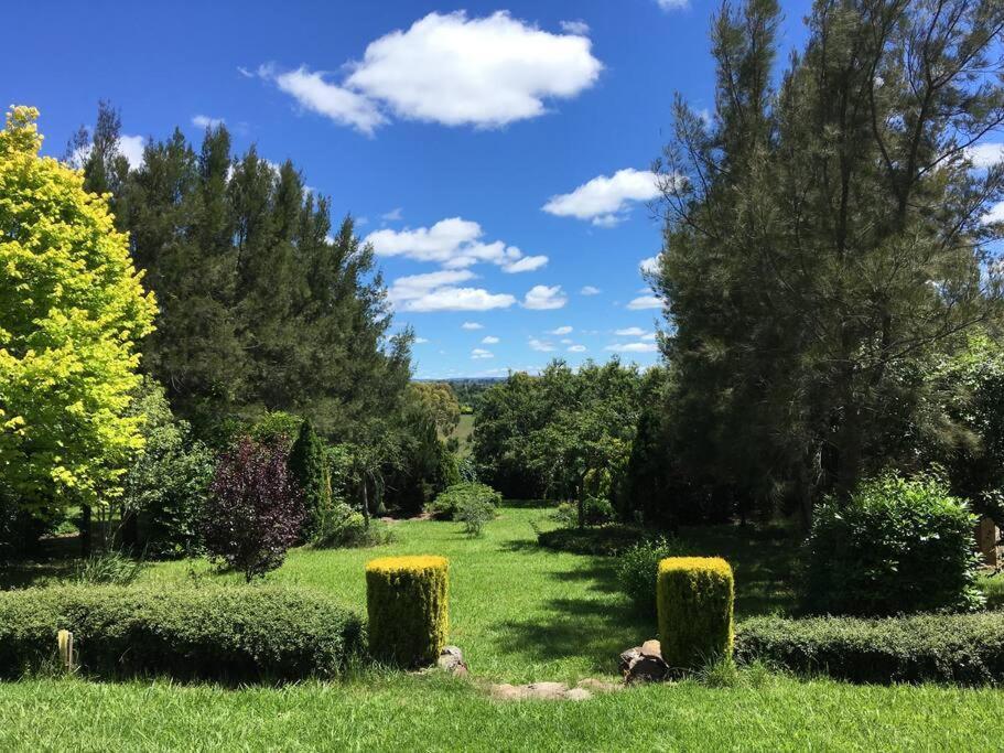 Garden-nestled Granny Flat Between Winery And Town Armidale